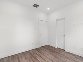 216 E 31ST 1/2 Street A, Houston TX 77018