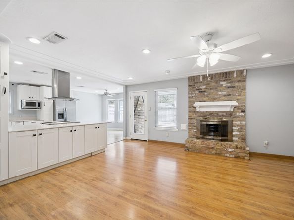 2214 Wickburn Drive, Spring TX 77386