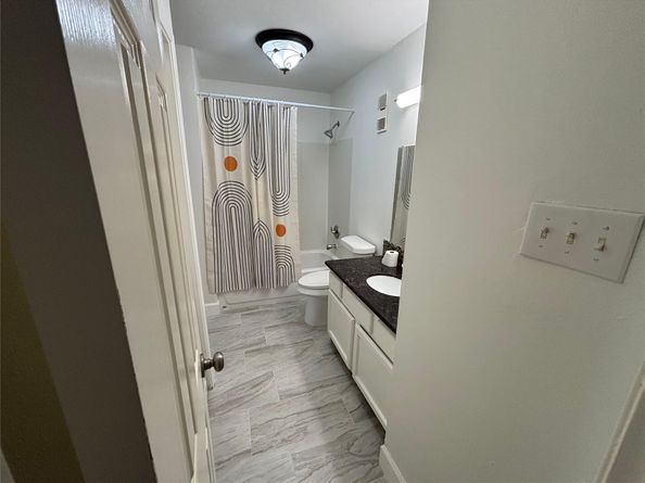 10075 Westpark Drive 40, Houston TX 77042