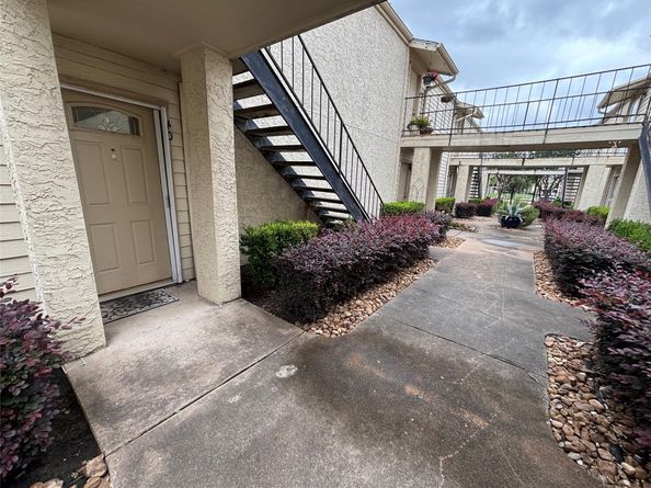 10075 Westpark Drive 40, Houston TX 77042