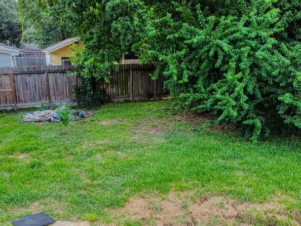 5942 Southridge Street, Houston TX 77033