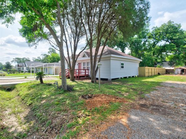 2703 Areba Street, Houston TX 77091