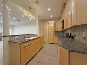 2976 Holly Hall Street 2976, Houston TX 77054