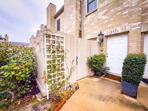 2976 Holly Hall Street 2976, Houston TX 77054