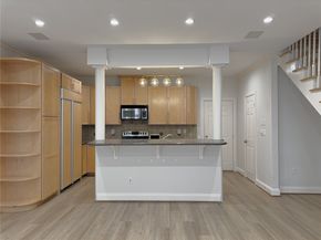 2976 Holly Hall Street 2976, Houston TX 77054