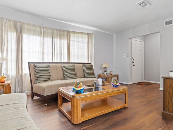 5622 Beldart Street, Houston TX 77033