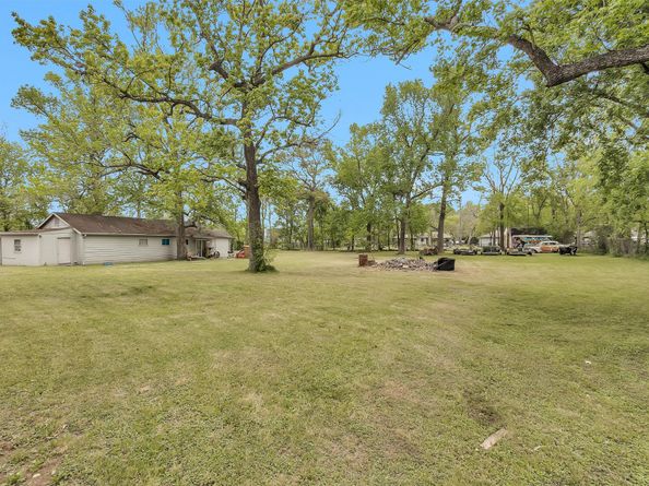 1725 Strawn Road, Houston TX 77039