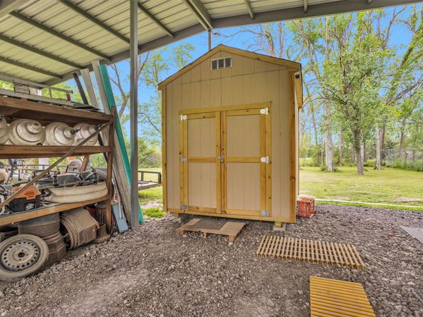 1725 Strawn Road, Houston TX 77039