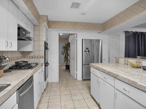 1725 Strawn Road, Houston TX 77039