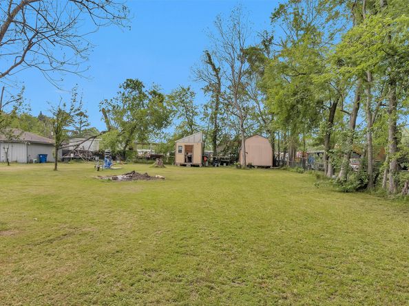 1725 Strawn Road, Houston TX 77039