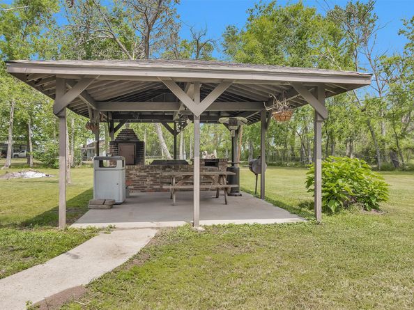 1725 Strawn Road, Houston TX 77039
