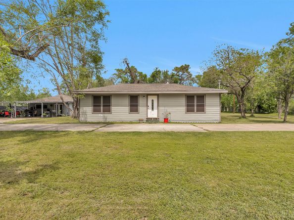 1725 Strawn Road, Houston TX 77039