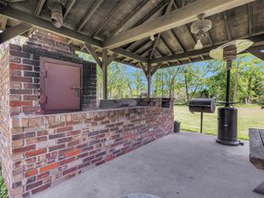 1725 Strawn Road, Houston TX 77039