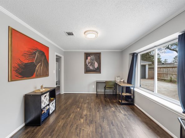 5923 Old Lodge Drive, Houston TX 77066