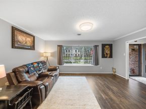 5923 Old Lodge Drive, Houston TX 77066