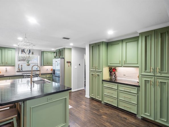 5923 Old Lodge Drive, Houston TX 77066