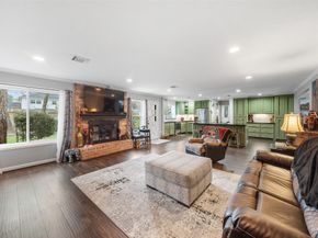 5923 Old Lodge Drive, Houston TX 77066