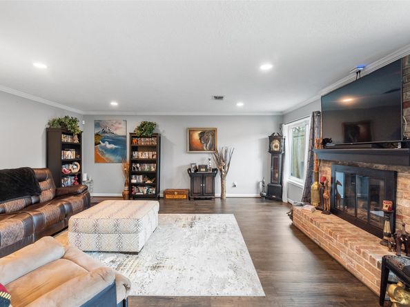 5923 Old Lodge Drive, Houston TX 77066