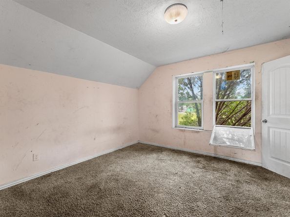 2709 Davis Street, Houston TX 77026