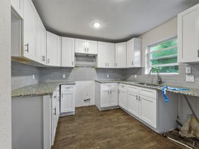 2709 Davis Street, Houston TX 77026
