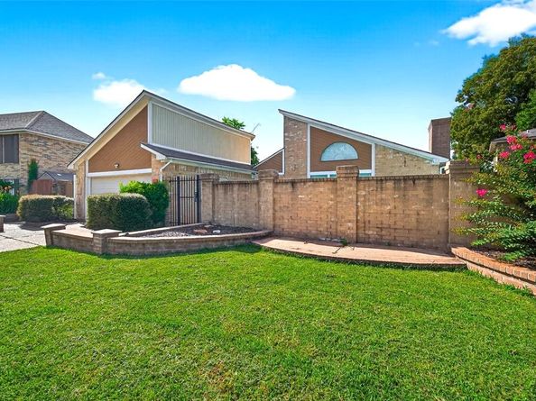 291 Wood Loop Street, Houston TX 77015