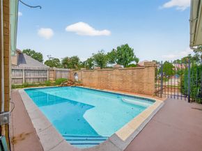 291 Wood Loop Street, Houston TX 77015