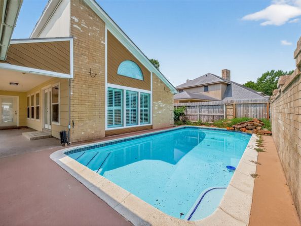 291 Wood Loop Street, Houston TX 77015