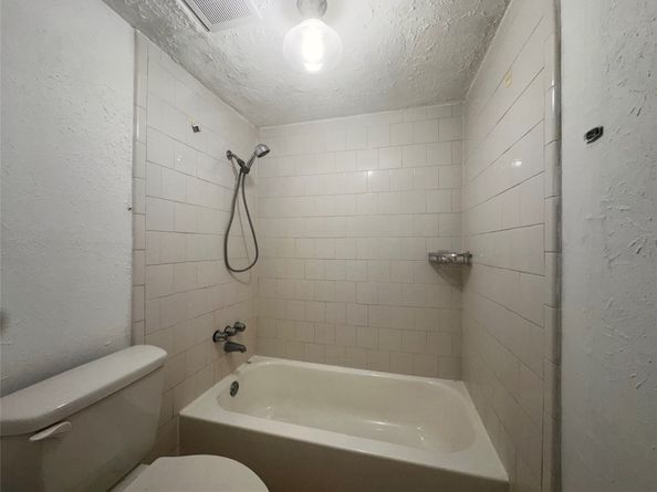 10555 Turtlewood Court 102, Houston TX 77072