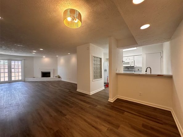 10555 Turtlewood Court 102, Houston TX 77072