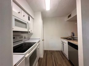 10555 Turtlewood Court 102, Houston TX 77072