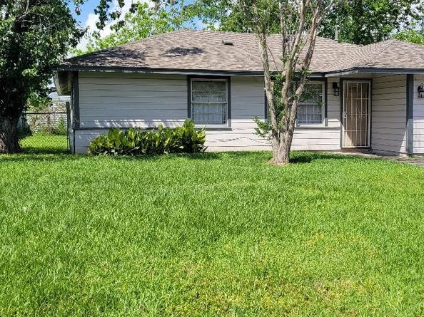 9227 Lake Park, Houston TX 77078