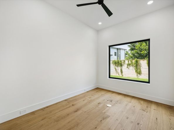 6510 Sivley Street, Houston TX 77055