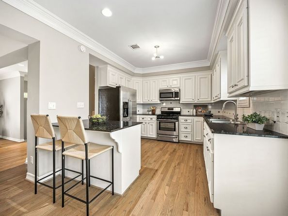 1948 Welch Street, Houston TX 77019