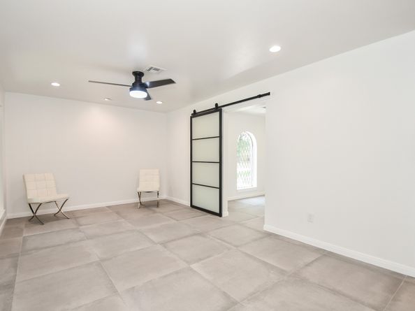 1034 W Donovan Street W, Houston TX 77091