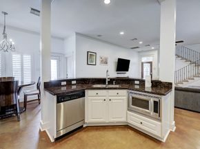 919 W 23rd Street, Houston TX 77008