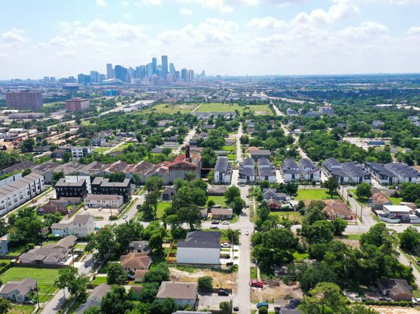 4710 Gunter Street, Houston TX 77020