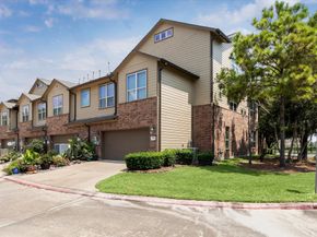 725 Via Lago Drive, Webster TX 77598