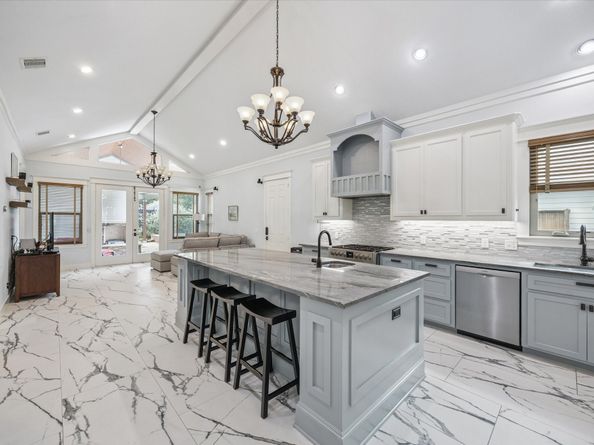 1311 Chippendale Rd, Houston TX 77018