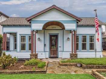 1311 Chippendale Rd