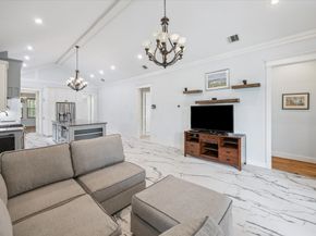1311 Chippendale Rd, Houston TX 77018