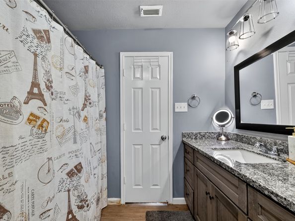 10518 Tenleyton Lane, Houston TX 77075