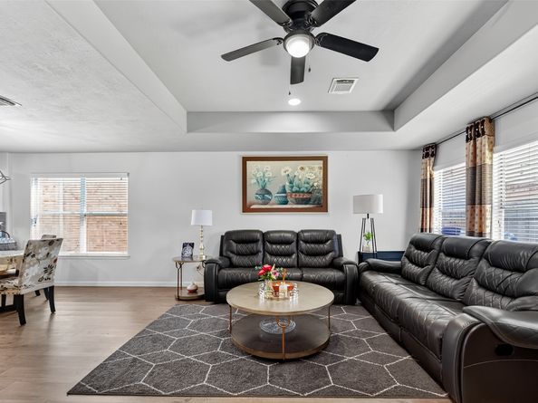 10518 Tenleyton Lane, Houston TX 77075