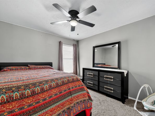 10518 Tenleyton Lane, Houston TX 77075