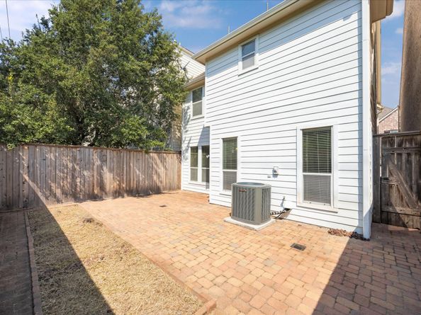 2619 Edgefield Lakes Drive, Houston TX 77054