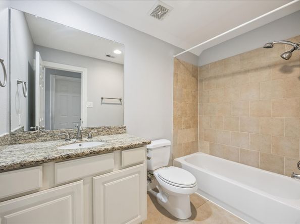 2619 Edgefield Lakes Drive, Houston TX 77054