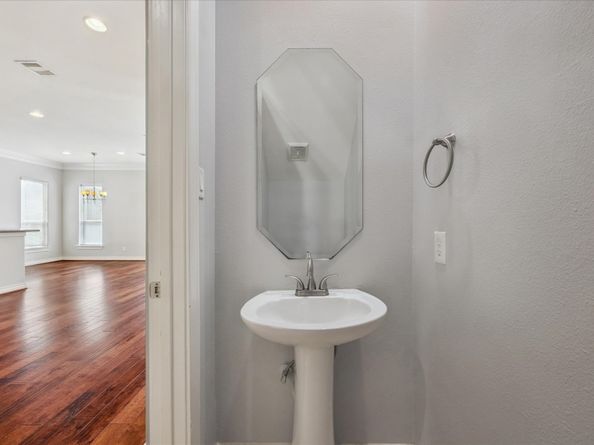 2619 Edgefield Lakes Drive, Houston TX 77054