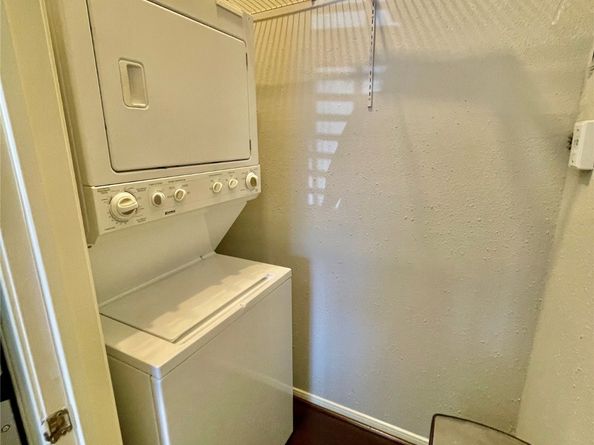 2121 El Paseo Street 1709, Houston TX 77054