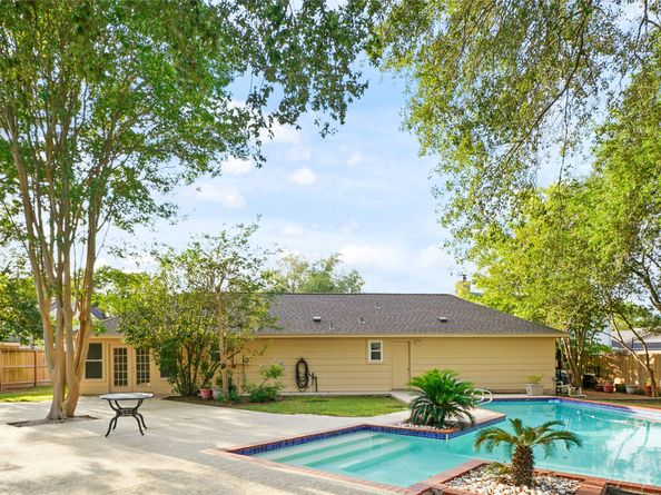 11804 Westmere Drive, Houston TX 77077