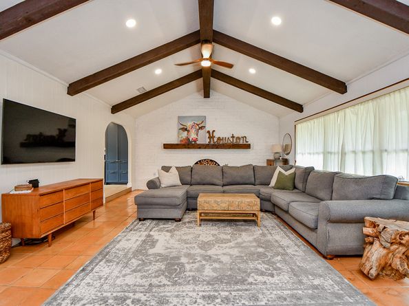 2735 Triway Lane, Houston TX 77043