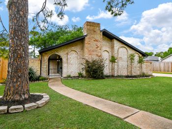 2735 Triway Lane